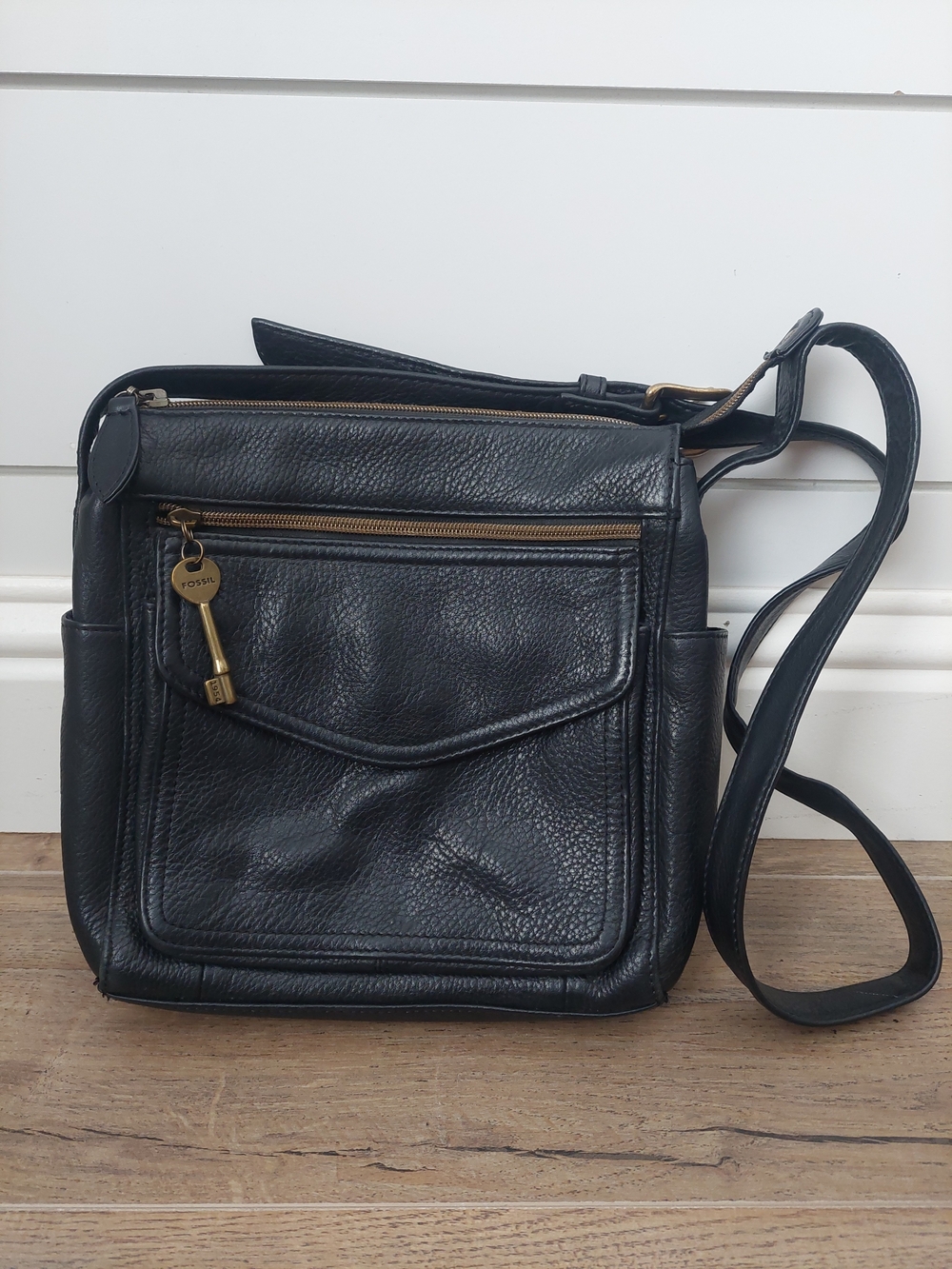 Vintage Fossil Crossbody Black Leather Handbag 75082 With Gold Accents